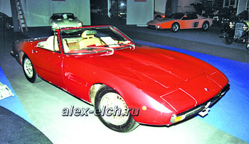 Редкий открытый вариант Maserati Ghibli сфотографирован в Международном автомобильном музее Женевы при подготовке к аукциону