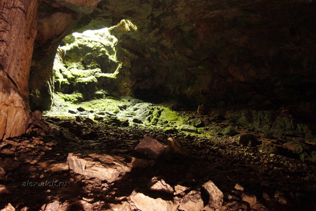 пещера Эмине-Баир-Хосар фото провал окно вид снизу