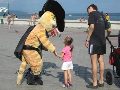 На автомобиле в Алушту. Набережная. Сентябрь 2013 г.