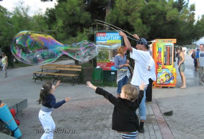 На автомобиле в Алушту. Набережная. Сентябрь 2013 г.