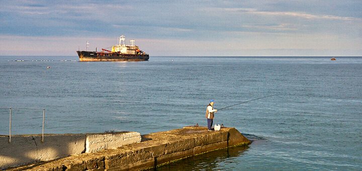 рыбалка Алушта волнорез фото Александр Ельчищев